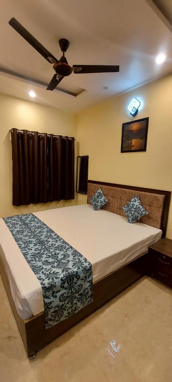 Js Banaras Residency Hotel พาราณสี ภายนอก รูปภาพ